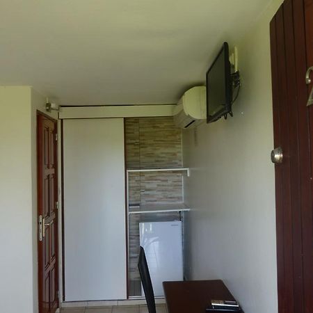 Airport Hotel Ducos Buitenkant foto