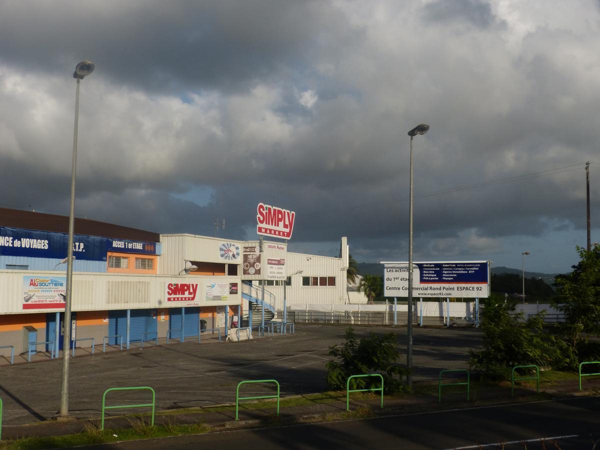 Airport Hotel Ducos Buitenkant foto