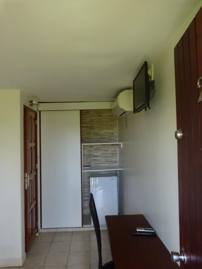 Airport Hotel Ducos Buitenkant foto